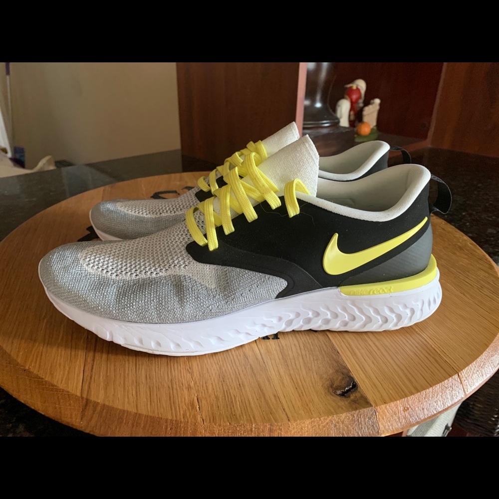 Nike Odyssey React Flyknit